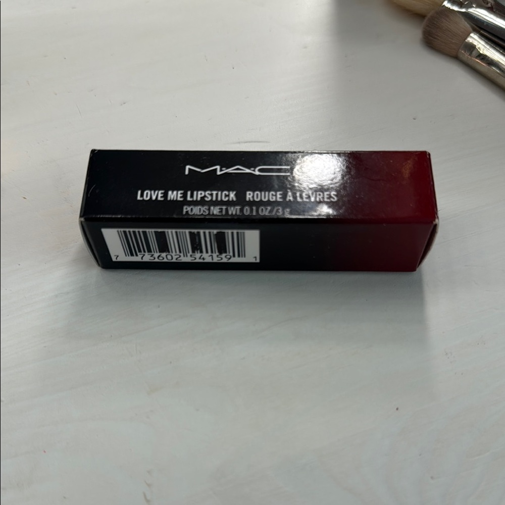 MAC Love Me Lipstick E for Effortless